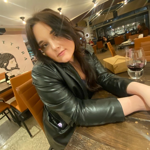 Meet your Posher, Lo - Picture 1 of 1